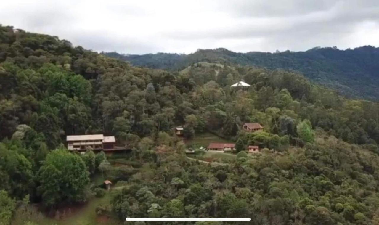 فيلا Casa De Vidro Com Vista Mantiqueira - Com Cafe E Staff Campos do Jordão المظهر الخارجي الصورة